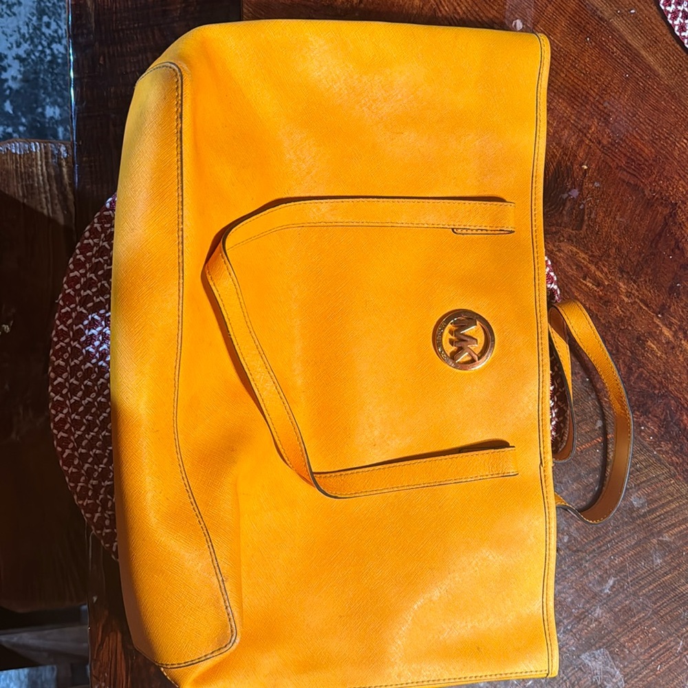 Micheal kors purse